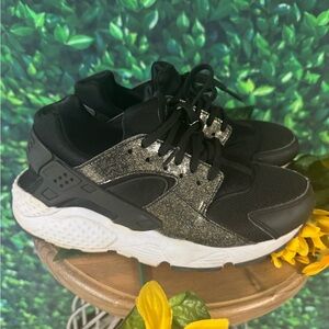 Black and Metallic Nike Huarche Run